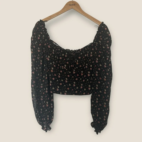 WAYF | NWT Ditsy Long Sleeve Crop Top | Size M | Black Floral - Picture 6 of 12